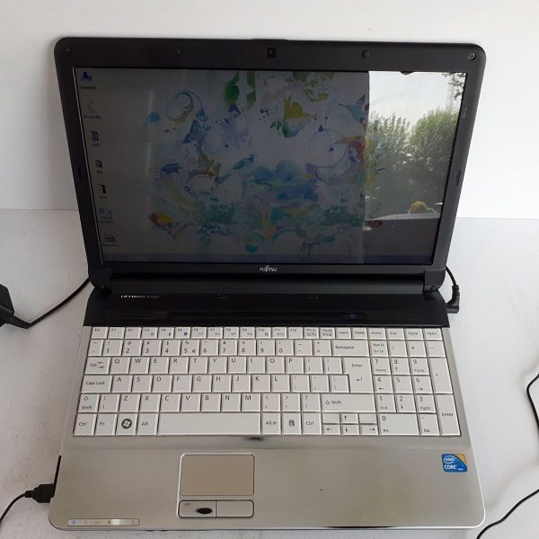 فجیتسو Fujitsu LifeBook AH530